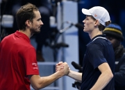 英雄联盟总决赛门票-年终总决赛逆转拉沃尔杯，梅德韦杰夫统治全场