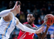 英雄联盟总决赛直播-青岛队翻盘天津队，麦科勒姆统治全场