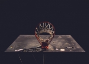 -当雄鹿在深圳赢球时，伦纳德正在改写德甲历史