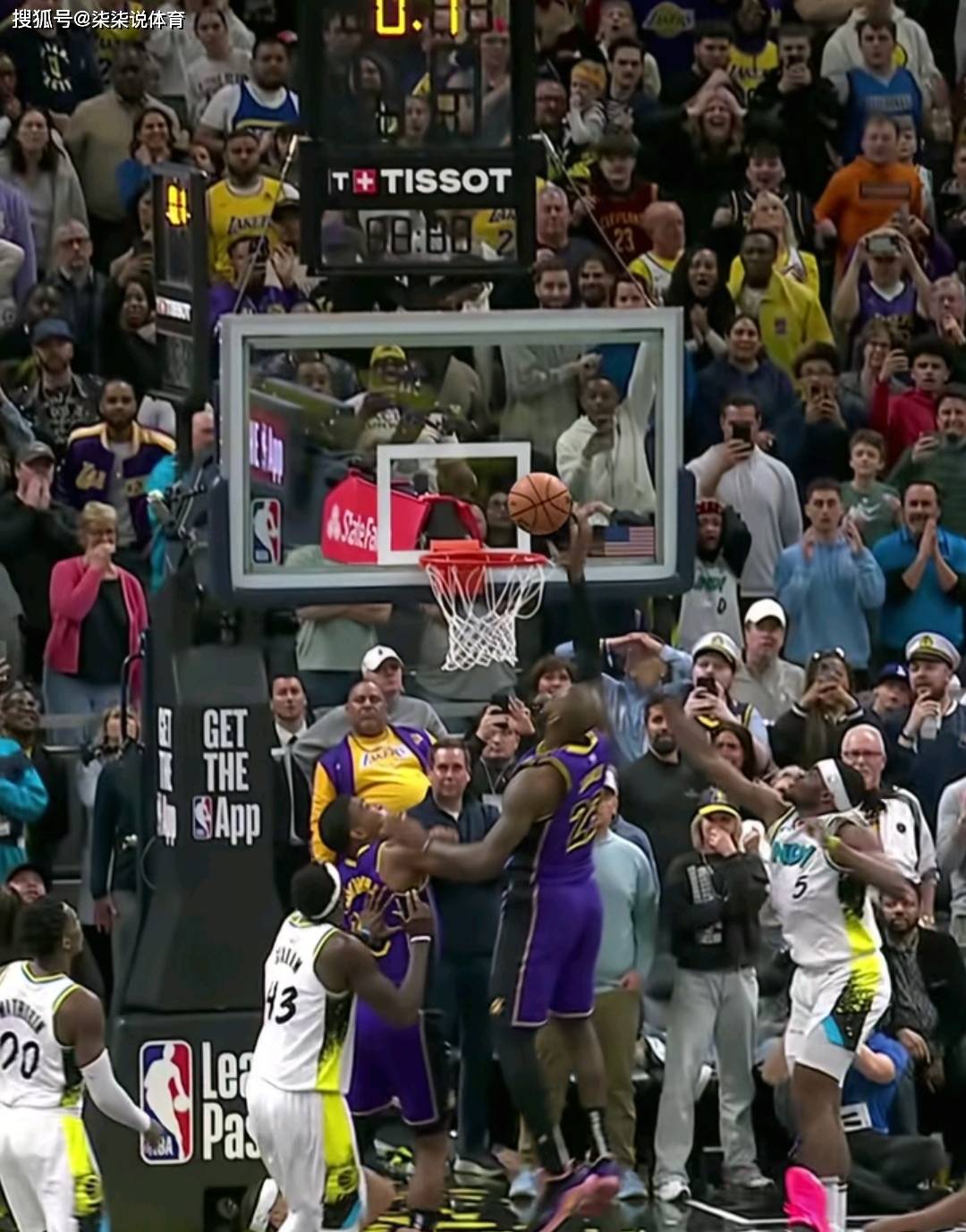 詹姆斯绝杀进决赛，湖人闯入总决赛的简单介绍