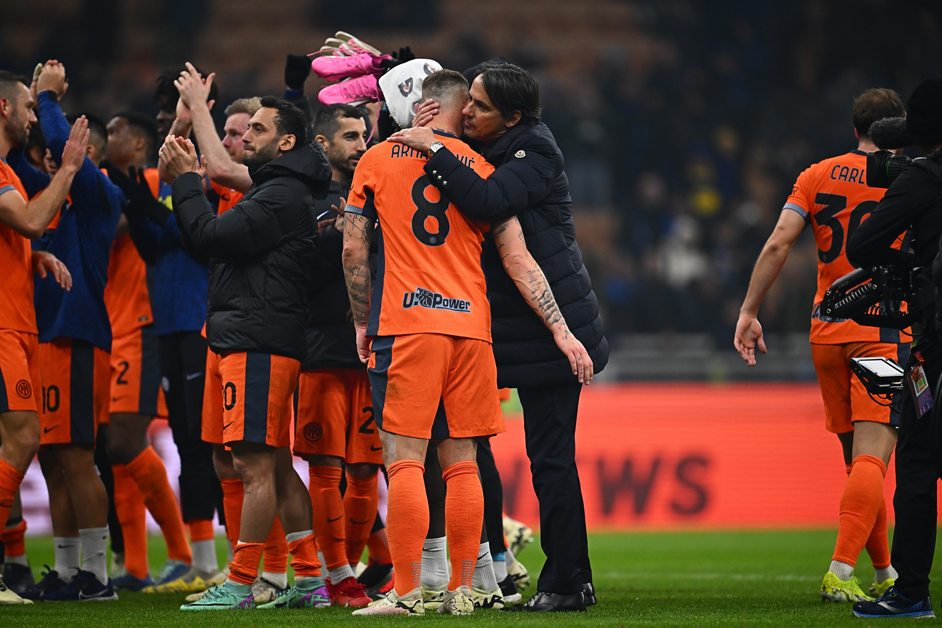 萨勒纳主场大胜,保级希望仍存 萨勒纳主场大胜,保级希望仍存