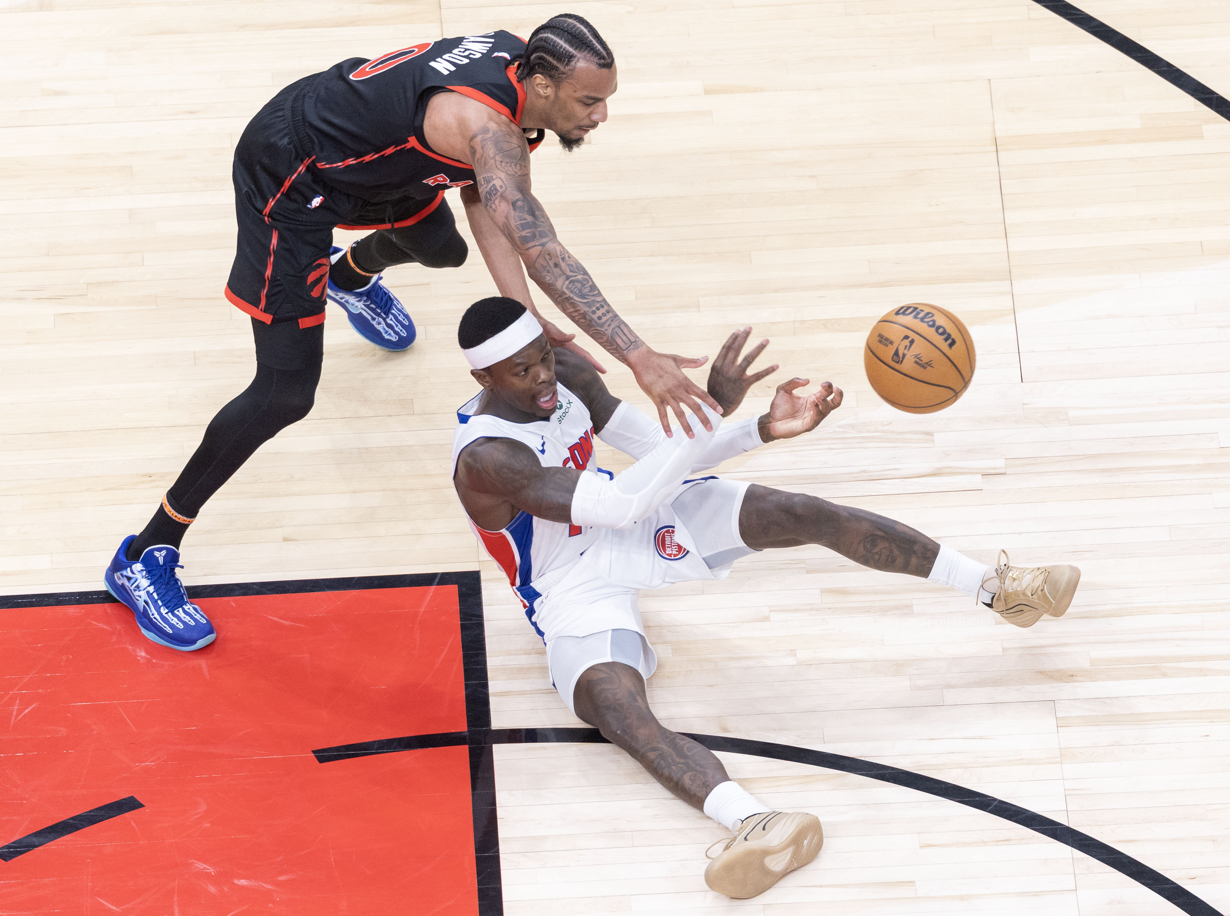 独特比赛战术出神入化,篮球赛事中带来惊喜 独特比赛战术出神入化,篮球赛事中带来惊喜