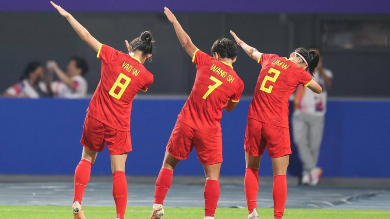 体坛焦点:女足比拼矛盾激烈的简单介绍 体坛焦点:女足比拼矛盾激烈的简单介绍