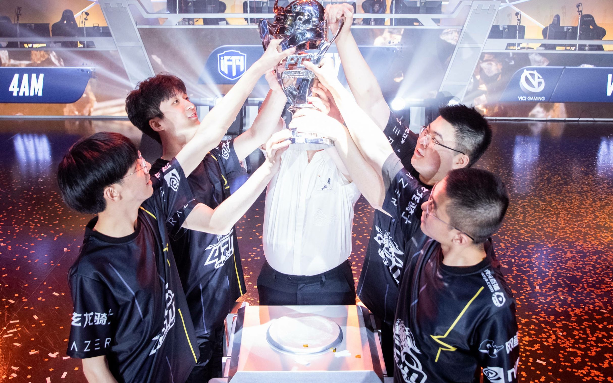 包含绝地求生赛事精彩瞬间盘点，年度回顾震撼登场的词条