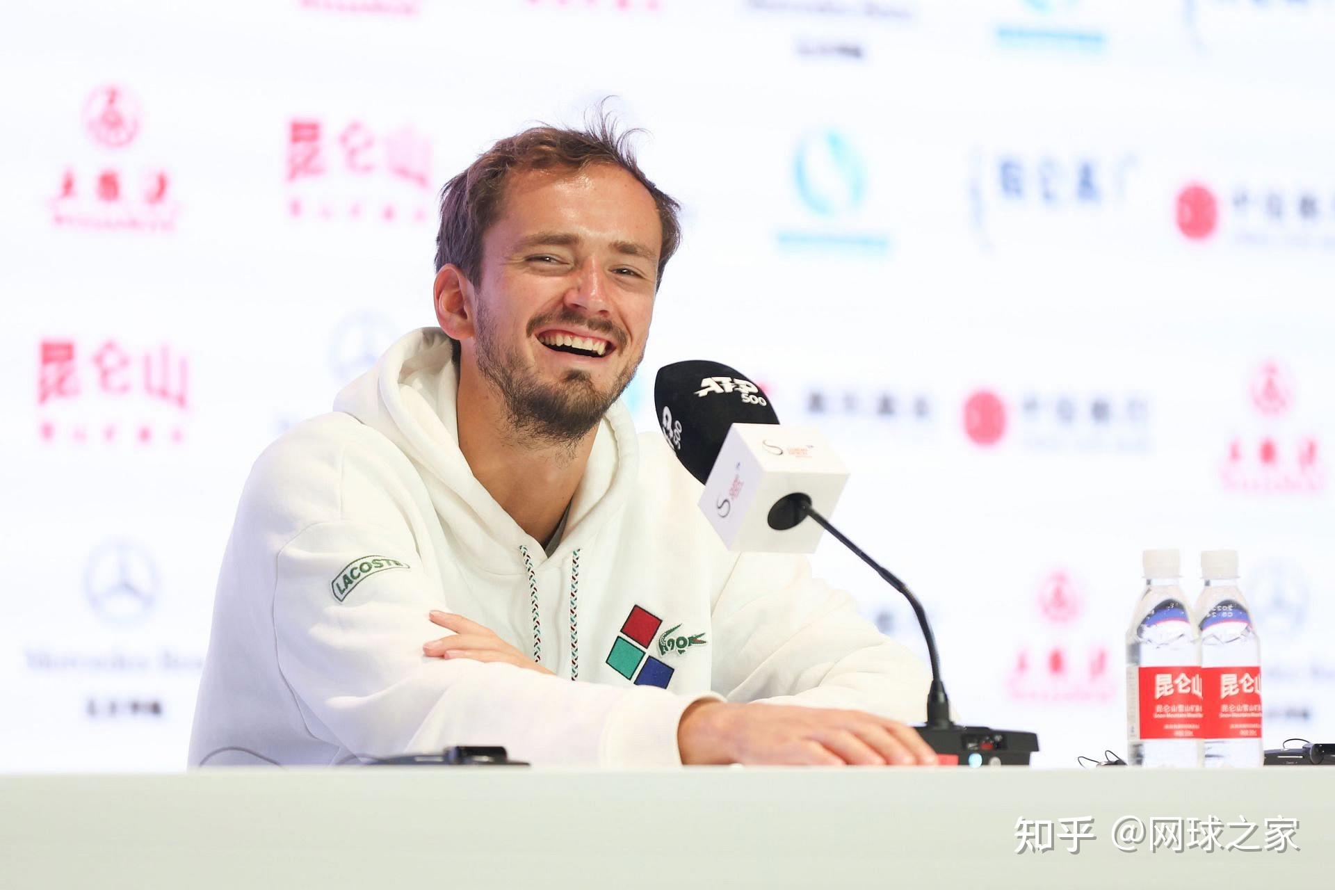 拉沃尔杯翻盘法网，梅德韦杰夫高光表现