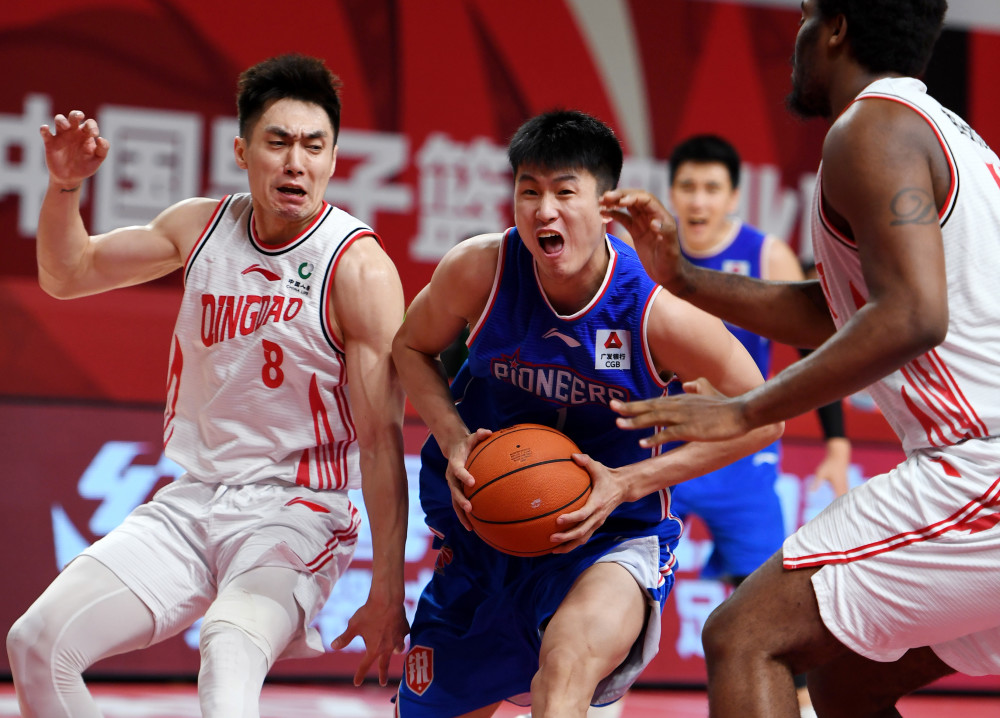 青岛队翻盘天津队,麦科勒姆统治全场 青岛队翻盘天津队,麦科勒姆统治全场