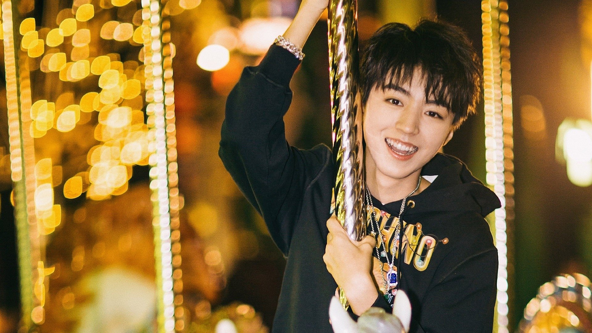 北岸花园的无声誓言，当西亚卡姆的指尖划破雷霆的夜空