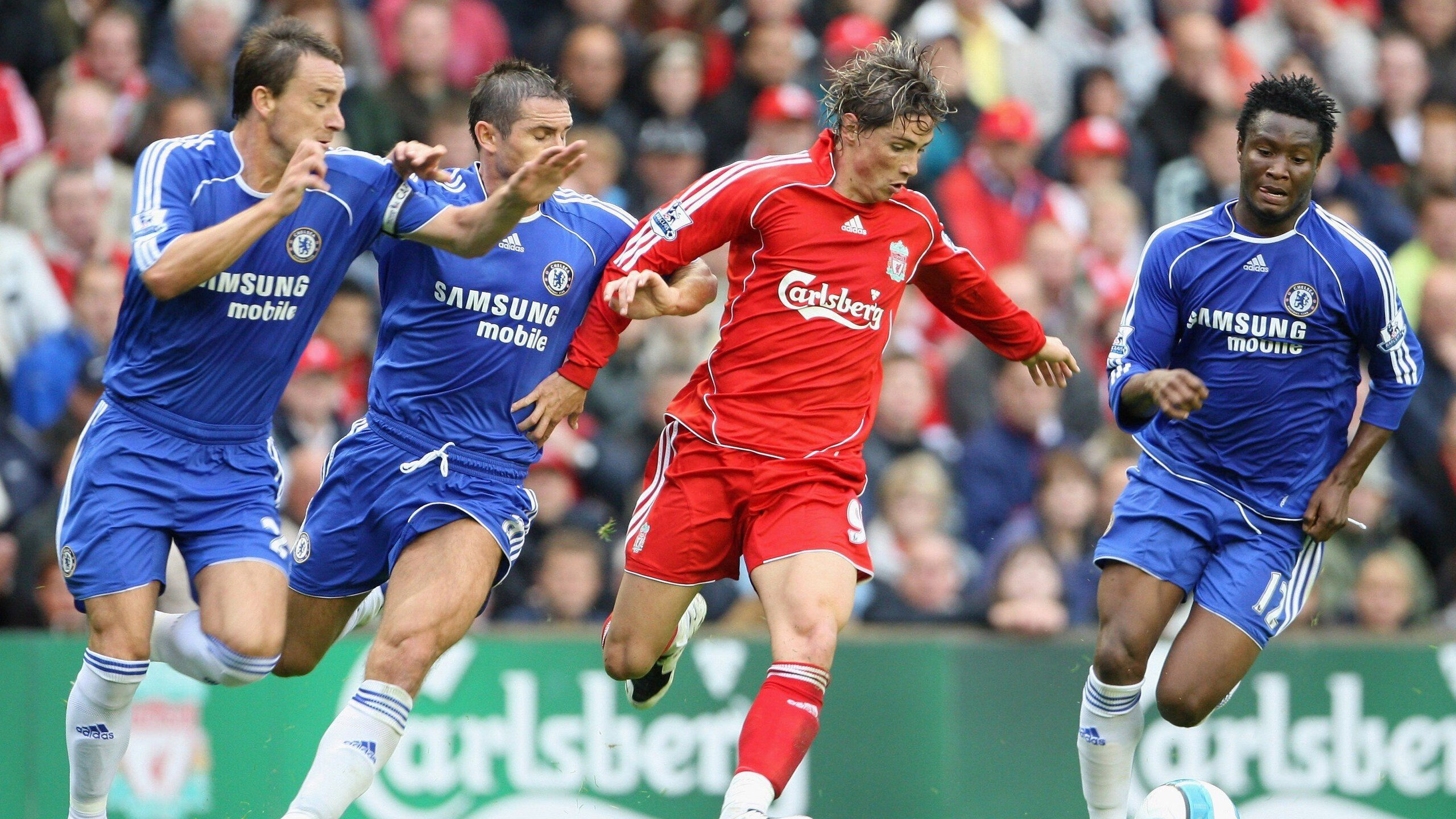 当紫百合熄灭蓝月，劳塔罗在东决式绞杀中接管足球之夜